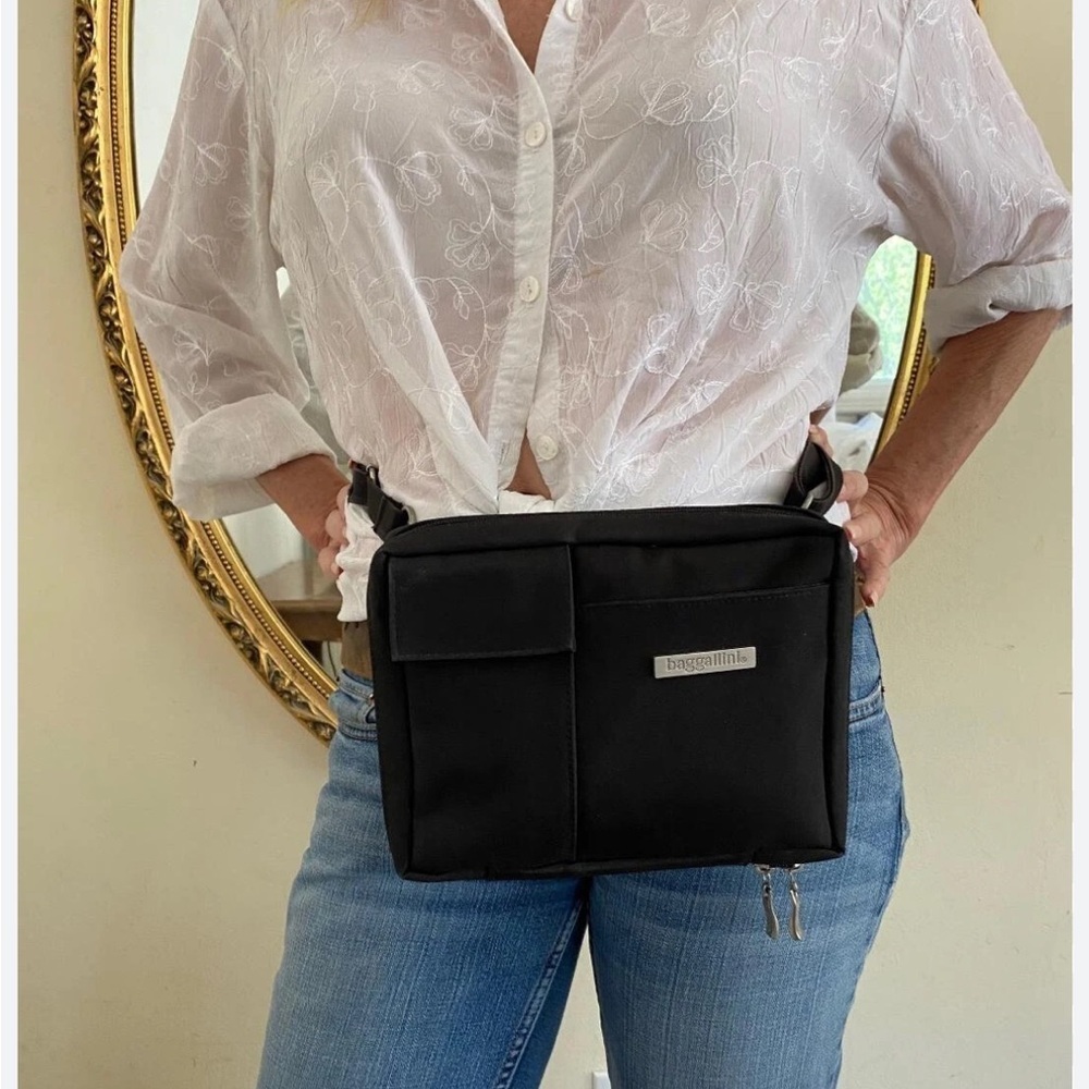 Baggallini Black 4 WAY CONVERTIBLE Fanny Pack Adjustable Strap Crossbody Bag - Picture 2 of 15